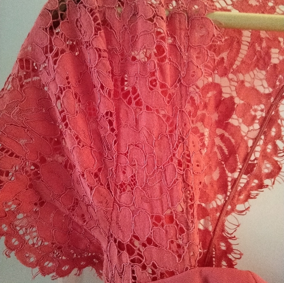 Coral maxi dress with open back and lace detail - Picture 12 of 14